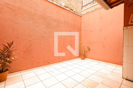 Casa à venda com 179m², 4 quartos e 1 vagaÁrea de Serviço