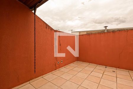 Casa à venda com 179m², 4 quartos e 1 vagaÁrea de Serviço