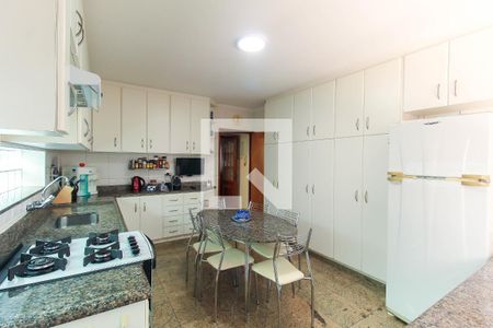 Casa à venda com 281m², 3 quartos e 4 vagas Casa à venda com 281m², 3 quartos e 4 vagasCozinha