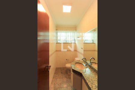 Casa à venda com 281m², 3 quartos e 4 vagas Casa à venda com 281m², 3 quartos e 4 vagasLavabo