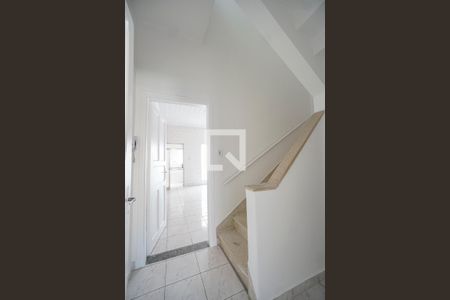 Casa para alugar com 120m², 2 quartos e 1 vagaHall da escada