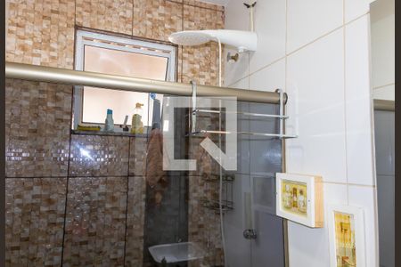 Banheiro da Suíte de casa de condomínio para alugar com 2 quartos, 85m² em Quintino Bocaiuva, Rio de Janeiro