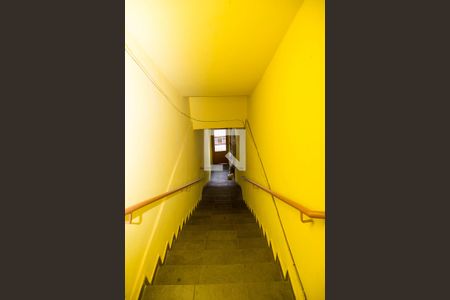 Apartamento à venda com 50m², 1 quarto e sem vagaEscada