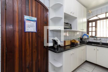 Casa para alugar com 87m², 2 quartos e 3 vagas Casa para alugar com 87m², 2 quartos e 3 vagasCozinha