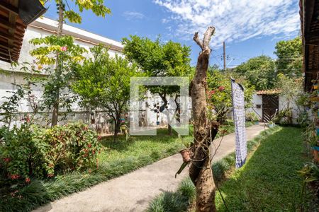 Casa para alugar com 87m², 2 quartos e 3 vagas Casa para alugar com 87m², 2 quartos e 3 vagasQuintal e Jardim