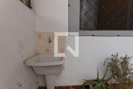 Casa à venda com 60m², 1 quarto e 1 vagaÁrea de serviço
