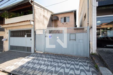Fachada de casa para alugar com 1 quarto, 65m² em Jardim Roberto, Osasco