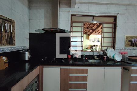 Casa à venda com 250m², 3 quartos e 3 vagasCozinha