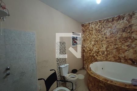 Casa à venda com 250m², 3 quartos e 3 vagasBanheiro suíte