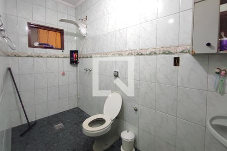 Casa à venda com 250m², 3 quartos e 3 vagasBanheiro social