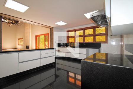 Cozinha de casa de condomínio à venda com 4 quartos, 673m² em Conde, Nova Lima