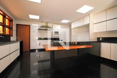 Cozinha de casa de condomínio à venda com 4 quartos, 673m² em Conde, Nova Lima