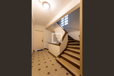 Apartamento à venda com 67m², 2 quartos e sem vagaEscadaria