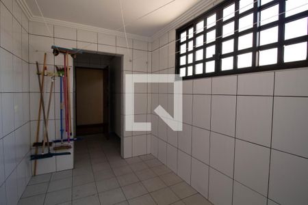 Casa para alugar com 369m², 5 quartos e 3 vagas Casa para alugar com 369m², 5 quartos e 3 vagasÁrea de Serviço