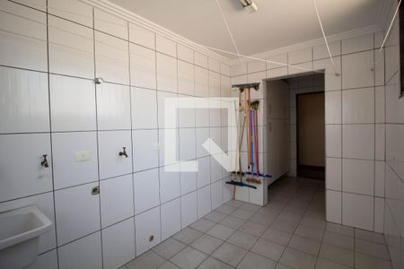 Casa para alugar com 369m², 5 quartos e 3 vagas Casa para alugar com 369m², 5 quartos e 3 vagasÁrea de Serviço