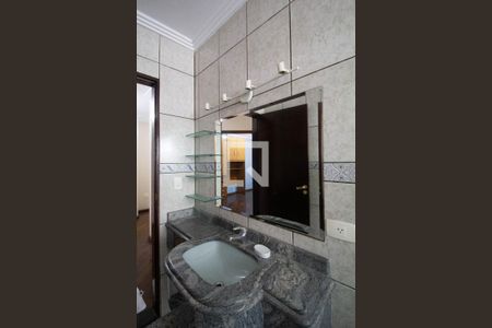 Casa para alugar com 369m², 5 quartos e 3 vagas Casa para alugar com 369m², 5 quartos e 3 vagasBanheiro