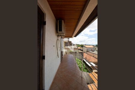 Casa para alugar com 369m², 5 quartos e 3 vagas Casa para alugar com 369m², 5 quartos e 3 vagasSacada