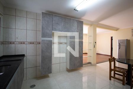 Casa para alugar com 369m², 5 quartos e 3 vagas Casa para alugar com 369m², 5 quartos e 3 vagasCozinha