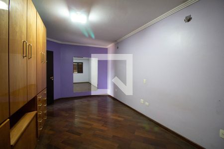Casa para alugar com 369m², 5 quartos e 3 vagas Casa para alugar com 369m², 5 quartos e 3 vagasQuarto 4