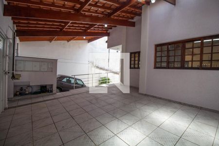 Casa para alugar com 369m², 5 quartos e 3 vagas Casa para alugar com 369m², 5 quartos e 3 vagasGaragem