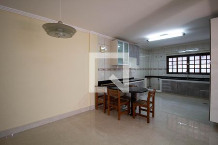 Casa para alugar com 369m², 5 quartos e 3 vagas Casa para alugar com 369m², 5 quartos e 3 vagasCozinha