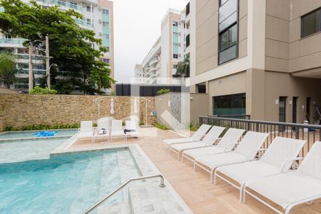 Apartamento à venda com 73m², 3 quartos e 1 vaga Apartamento à venda com 73m², 3 quartos e 1 vagaPiscina