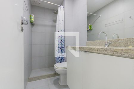 Apartamento à venda com 73m², 3 quartos e 1 vaga Apartamento à venda com 73m², 3 quartos e 1 vagaBanheiro Social