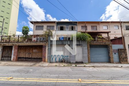 Casa à venda com 126m², 3 quartos e 1 vaga Casa à venda com 126m², 3 quartos e 1 vagaFachada