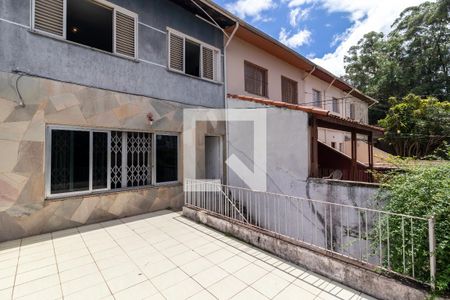 Casa à venda com 126m², 3 quartos e 1 vaga Casa à venda com 126m², 3 quartos e 1 vagaVaranda
