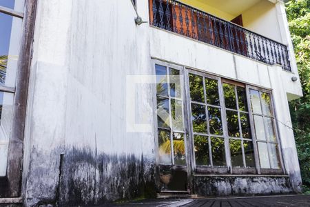 Casa à venda com 380m², 4 quartos e 5 vagas Casa à venda com 380m², 4 quartos e 5 vagasVaranda