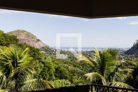 Casa à venda com 380m², 4 quartos e 5 vagas Casa à venda com 380m², 4 quartos e 5 vagasVista da Suíte 2