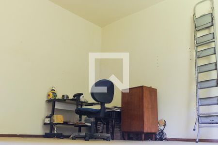 Casa à venda com 380m², 4 quartos e 5 vagas Casa à venda com 380m², 4 quartos e 5 vagasQuarto 1