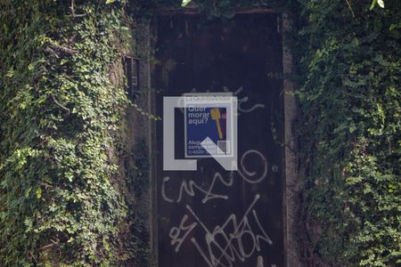 Casa à venda com 380m², 4 quartos e 5 vagas Casa à venda com 380m², 4 quartos e 5 vagasFachada