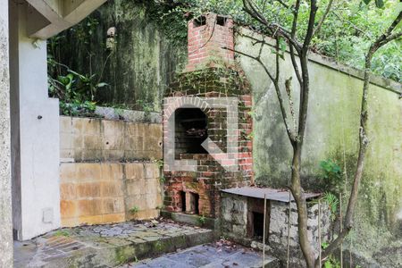 Casa à venda com 380m², 4 quartos e 5 vagas Casa à venda com 380m², 4 quartos e 5 vagasChurrasqueira