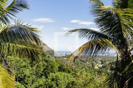 Casa à venda com 380m², 4 quartos e 5 vagas Casa à venda com 380m², 4 quartos e 5 vagasVista da Varanda