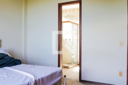 Casa à venda com 380m², 4 quartos e 5 vagas Casa à venda com 380m², 4 quartos e 5 vagasSuíte 1