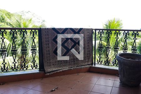 Casa à venda com 380m², 4 quartos e 5 vagas Casa à venda com 380m², 4 quartos e 5 vagasVaranda da Suíte 2