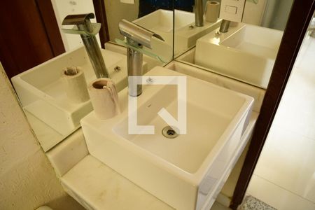 Lavabo de casa para alugar com 2 quartos, 155m² em Portal da Primavera, Cotia