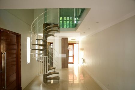 Sala de casa para alugar com 2 quartos, 155m² em Portal da Primavera, Cotia