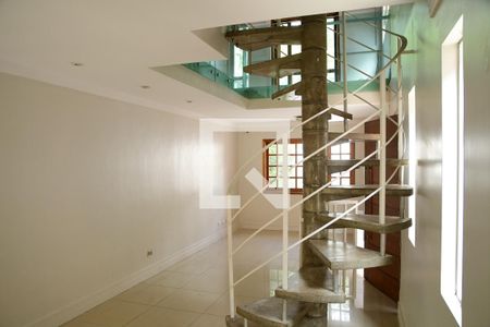 Sala de casa para alugar com 2 quartos, 155m² em Portal da Primavera, Cotia