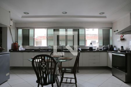 Apartamento para alugar com 400m², 5 quartos e 2 vagas Apartamento para alugar com 400m², 5 quartos e 2 vagasCozinha