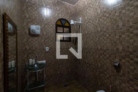 Casa para alugar com 200m², 2 quartos e 4 vagasBanheiro da suíte