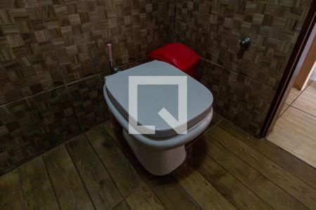 Casa para alugar com 200m², 2 quartos e 4 vagasDetalhe do banheiro da suíte