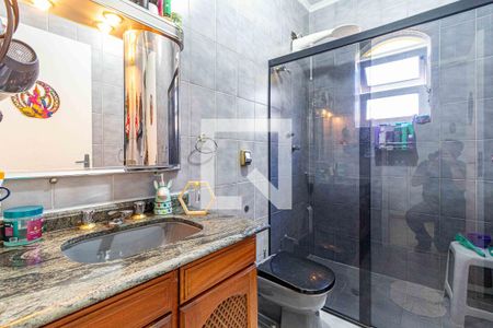 Casa à venda com 185m², 3 quartos e 2 vagas Casa à venda com 185m², 3 quartos e 2 vagasBanheiro social