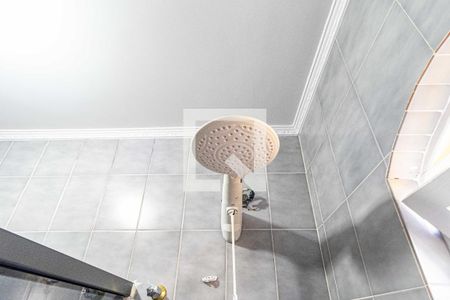 Casa à venda com 185m², 3 quartos e 2 vagas Casa à venda com 185m², 3 quartos e 2 vagasBanheiro social