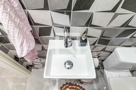 Casa à venda com 185m², 3 quartos e 2 vagas Casa à venda com 185m², 3 quartos e 2 vagasLavabo