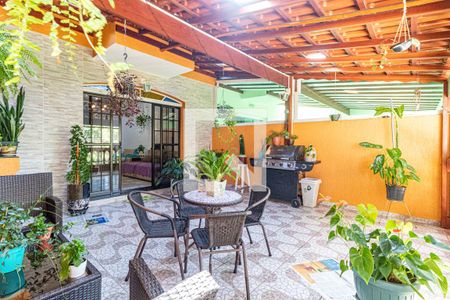 Varanda de casa à venda com 3 quartos, 185m² em Jardim das Vertentes, São Paulo