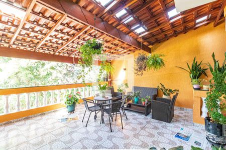 Varanda de casa à venda com 3 quartos, 185m² em Jardim das Vertentes, São Paulo