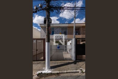 Casa à venda com 86m², 3 quartos e 2 vagasFachada