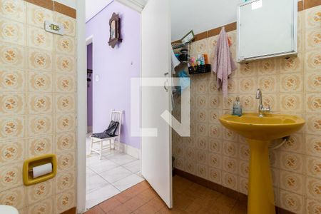 Casa à venda com 500m², 2 quartos e 4 vagasBanheiro - Casa 01